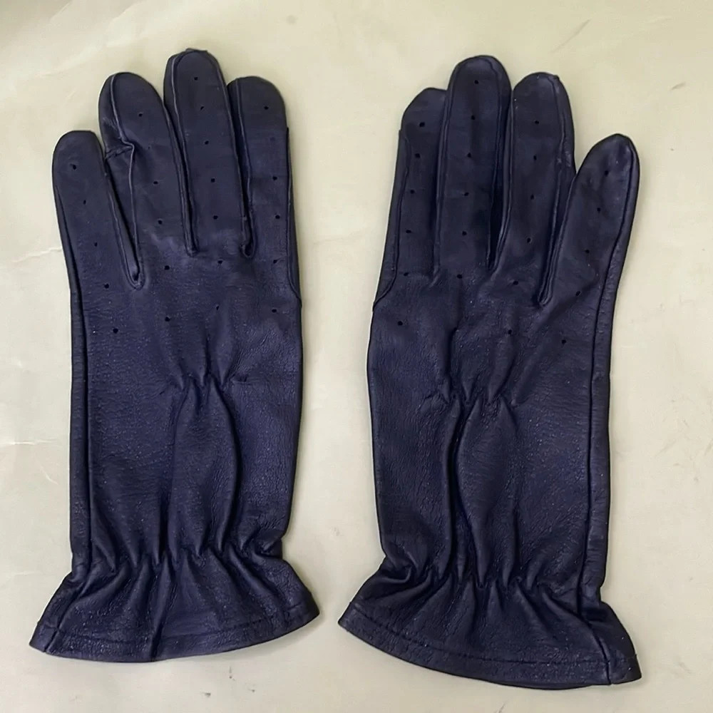 New vintage black leather riding gloves